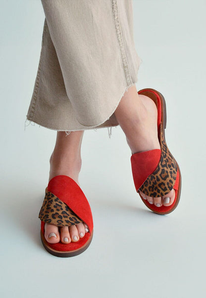 Sandalia Mujer / Peumo Leopardo Rojo